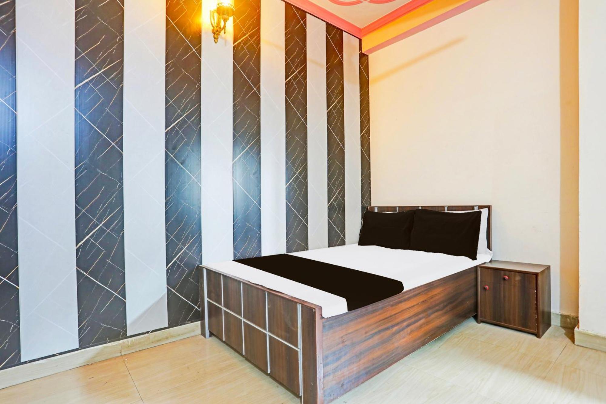 Hotel O Arvi Guest House Bénarès Extérieur photo