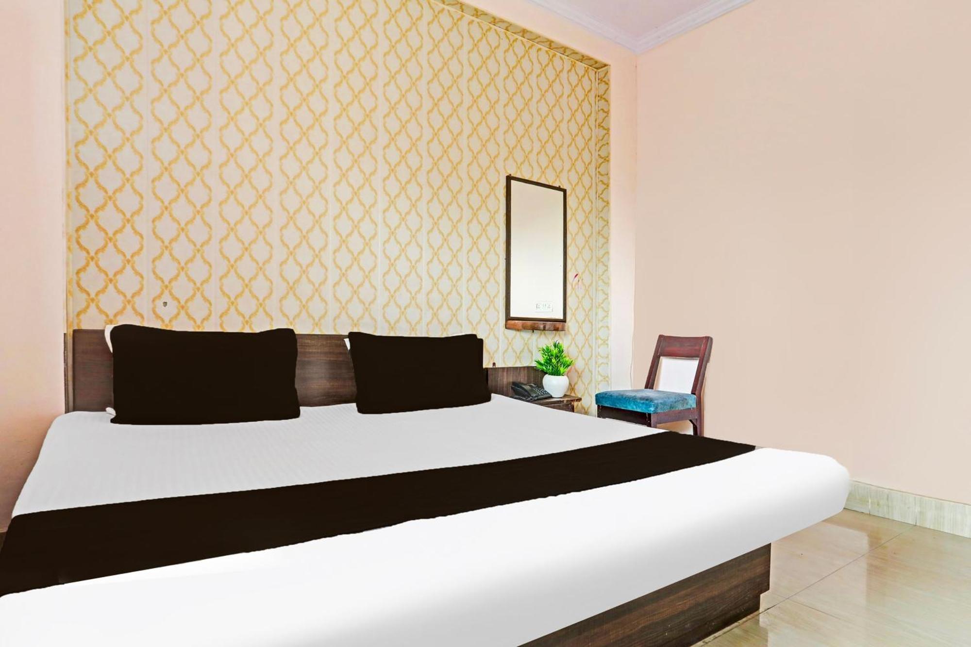 Hotel O Arvi Guest House Bénarès Extérieur photo