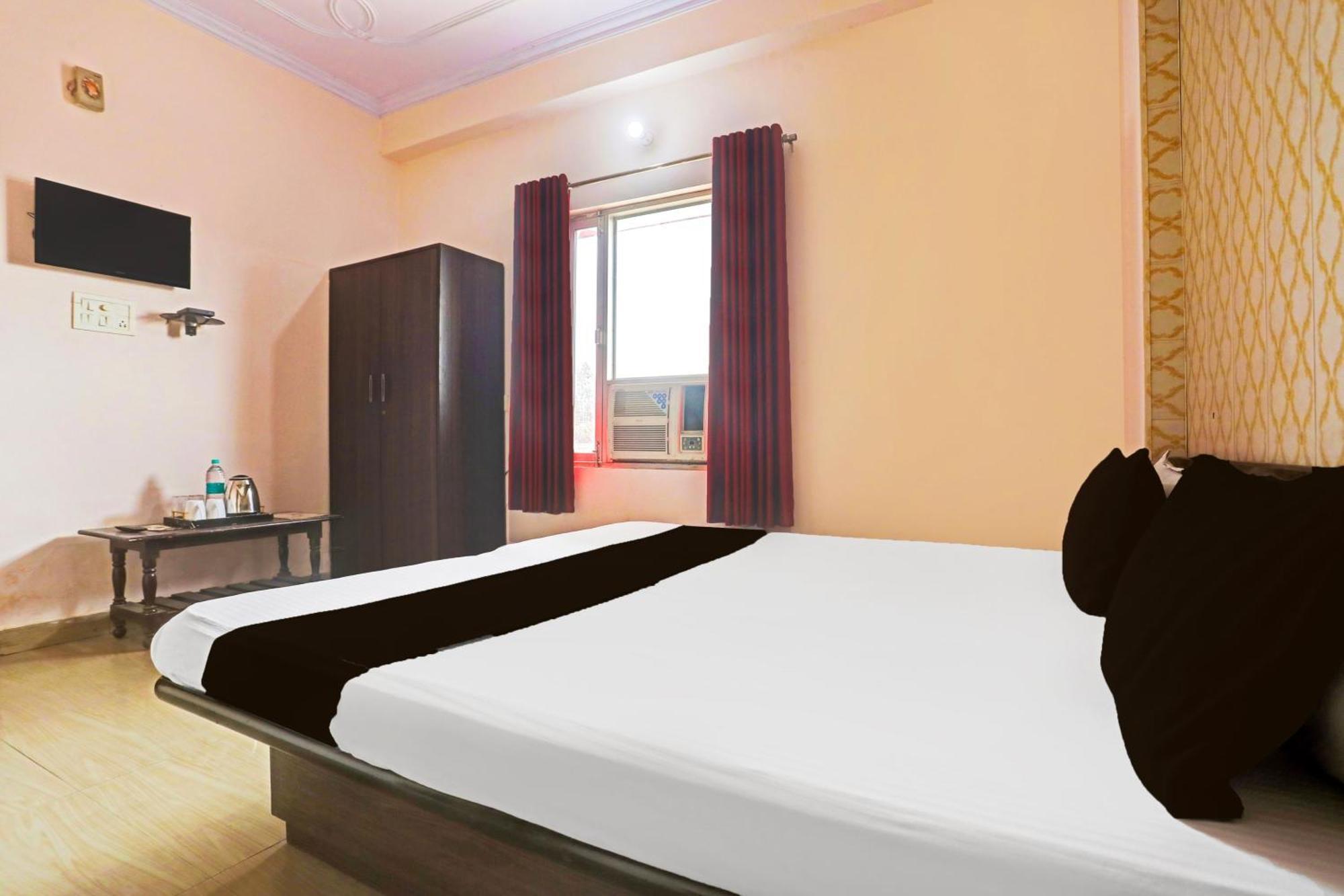 Hotel O Arvi Guest House Bénarès Extérieur photo