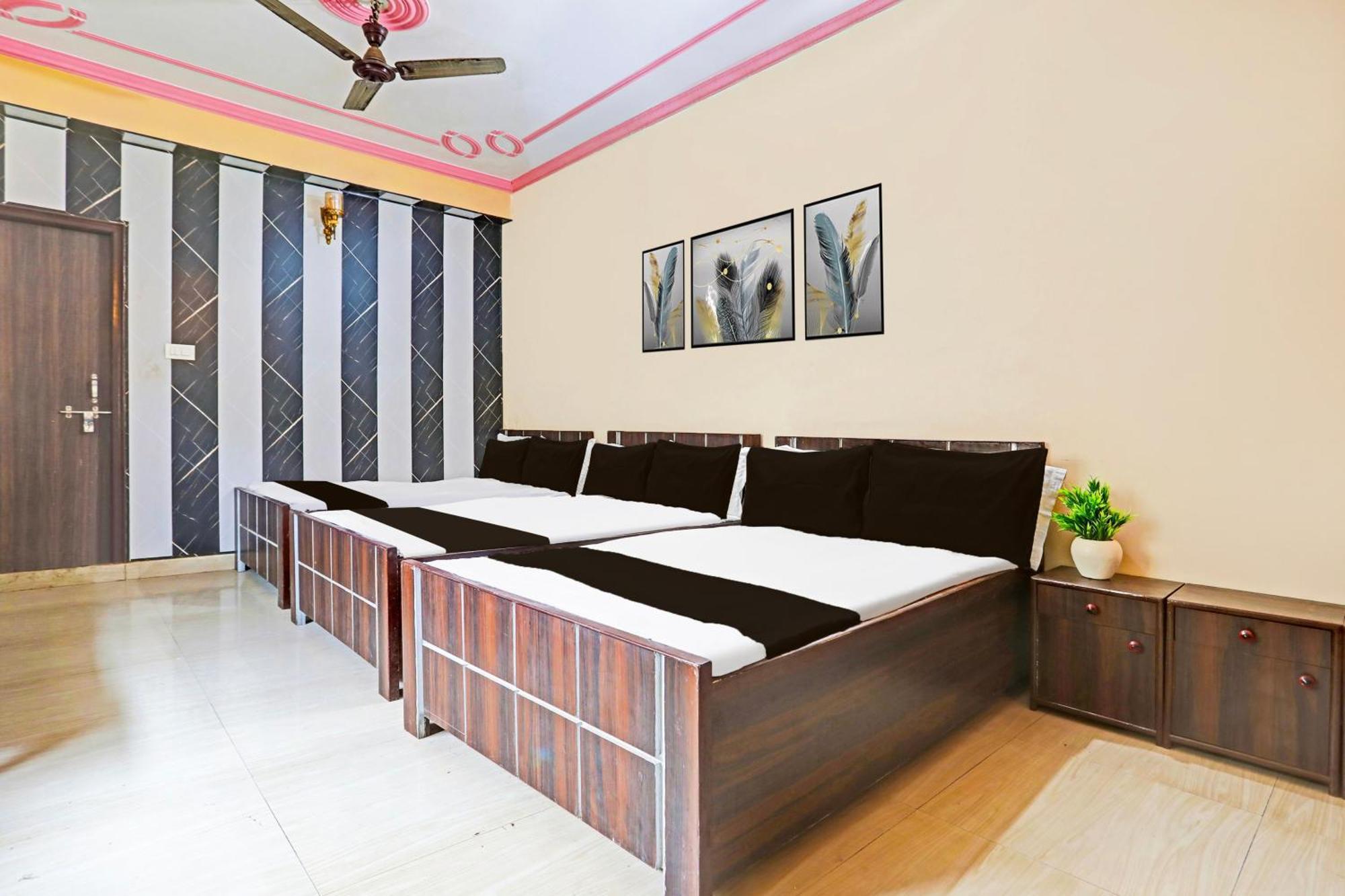 Hotel O Arvi Guest House Bénarès Extérieur photo