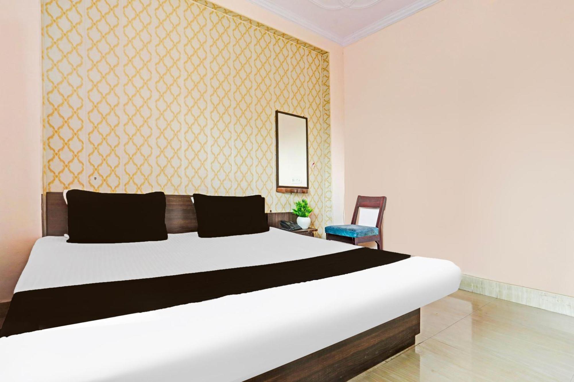 Hotel O Arvi Guest House Bénarès Extérieur photo