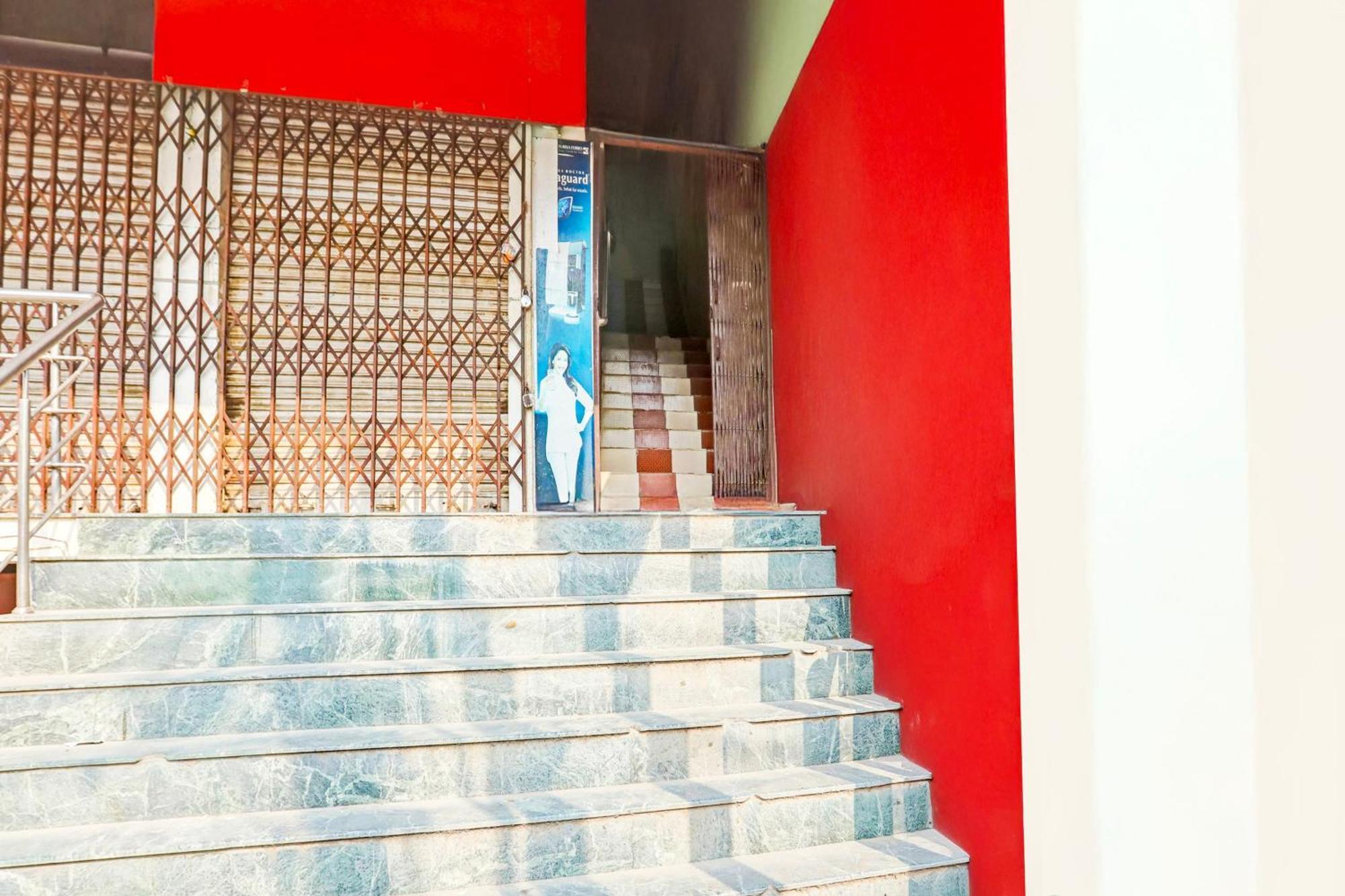 Hotel O Arvi Guest House Bénarès Extérieur photo